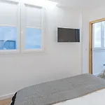 Renovated Apartment On The Old Port
