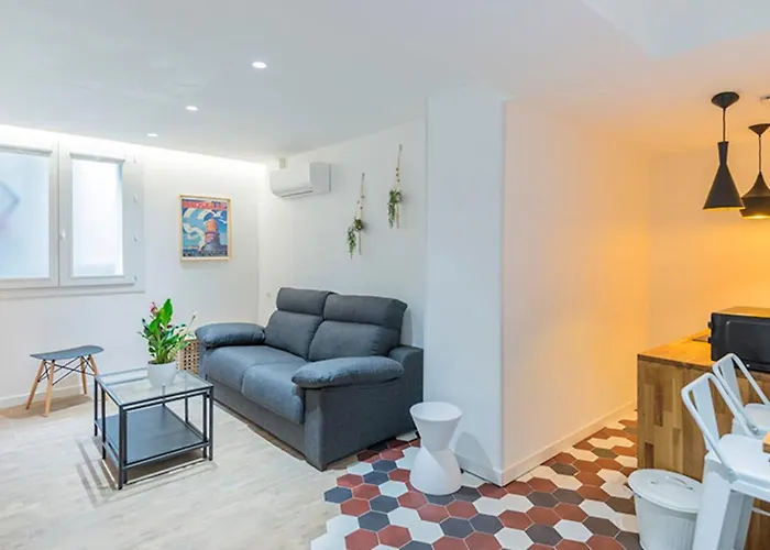 Renovated Apartment On The Old Port
