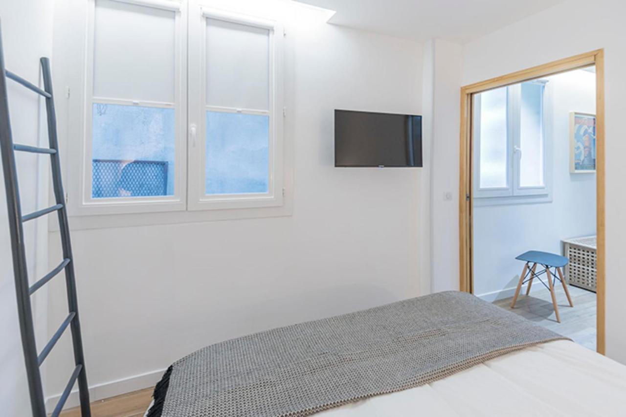 Apartment Renovated On The Old Port Marseilles